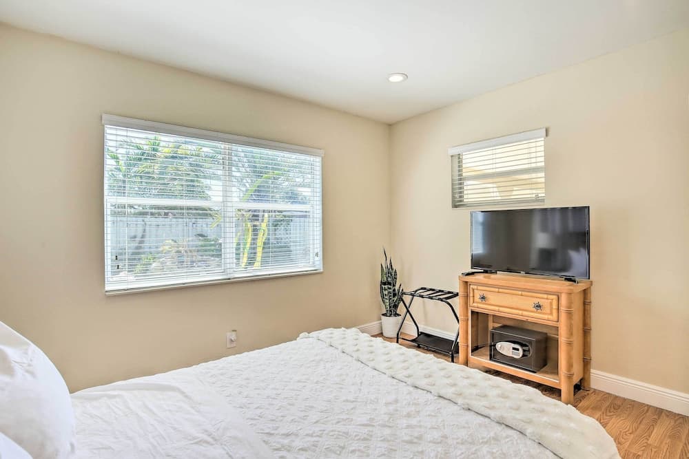 Vacation Rental w/ Private Pool in Wilton Manors