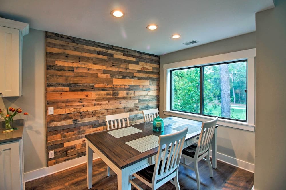 Villa w/ Golf Course Views, Walk to Harbour Town!