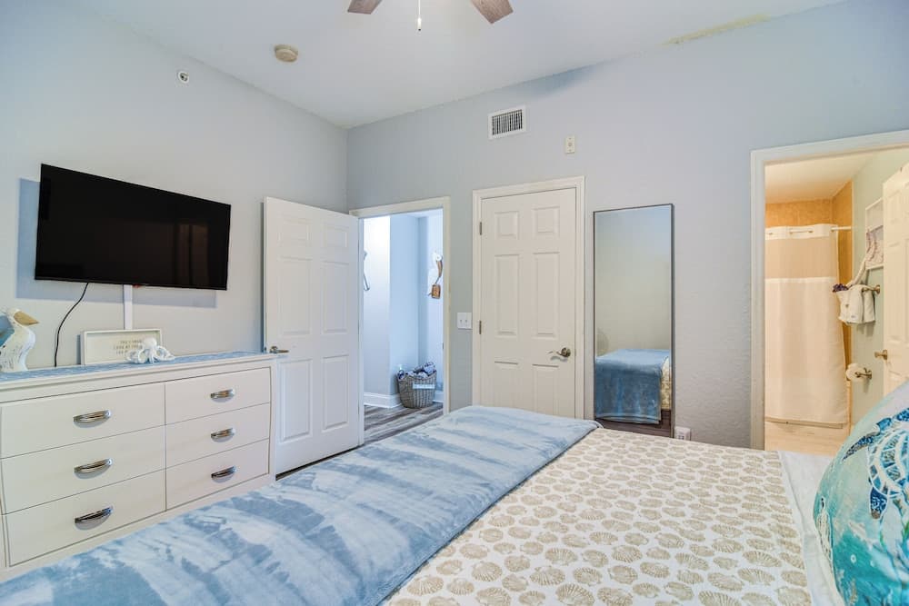 Waterfront Condo w/ Arcade in Treasure Island!