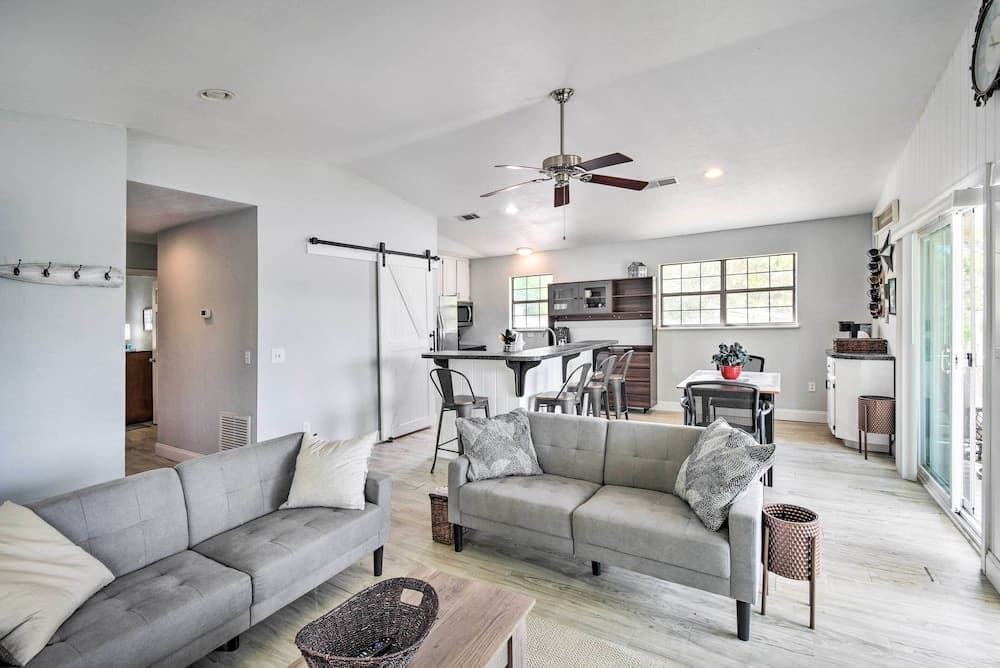 Waterfront Hawthorne Hideaway With Fire Pit!