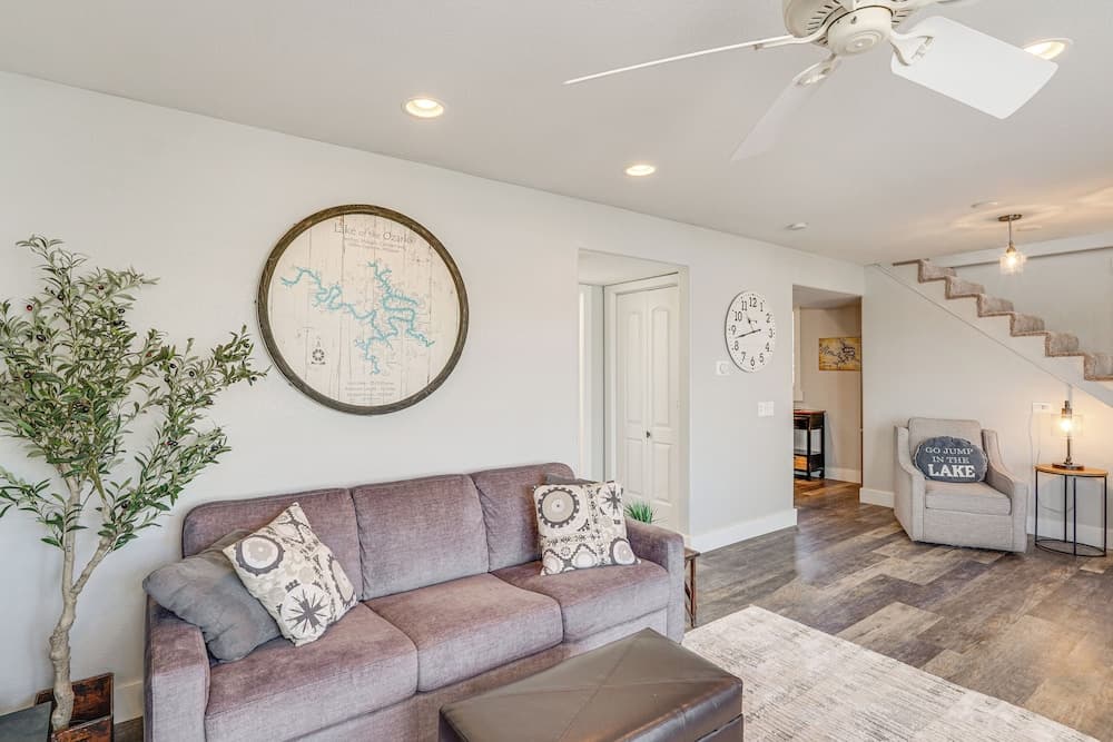 'bittersweet Lakefront Retreat' w/ Hot Tub & Dock!