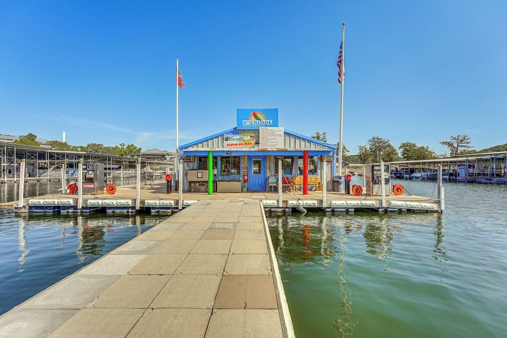 Lakefront Branson Condo, Near Silver Dollar City!