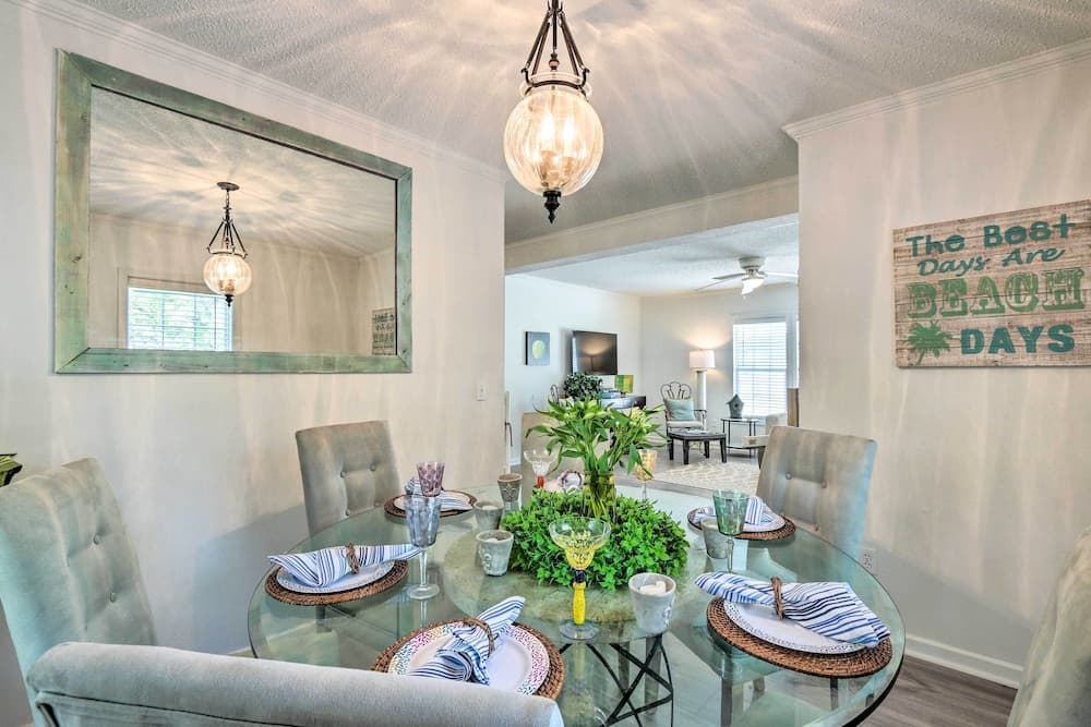 Patio & Gas Grill: Charming Bluffton Escape!