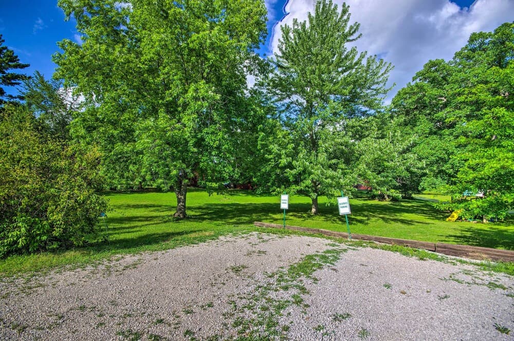 Cozy Hallsville Apartment w/ Shared Hot Tub!