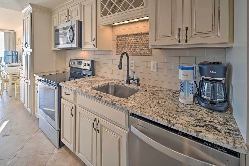 Cozy Myrtle Beach Resort Condo w/ Community Pool!