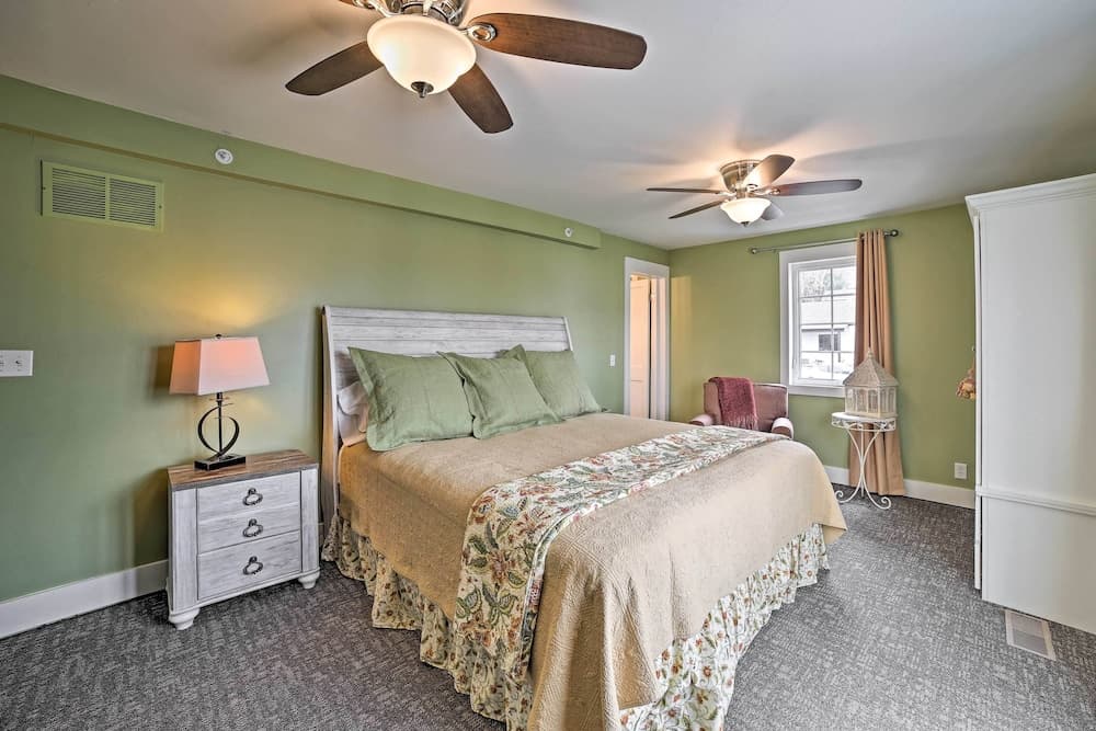 Walk to Branson Landing! Dtwn Home w/ Pool Access