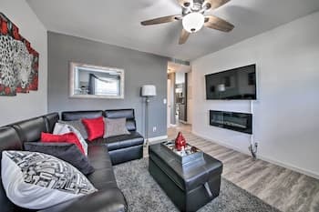 Family-friendly St Louis Home < 6 Mi to Dtwn!