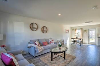 Gorgeous Family-friendly Greenville Home!