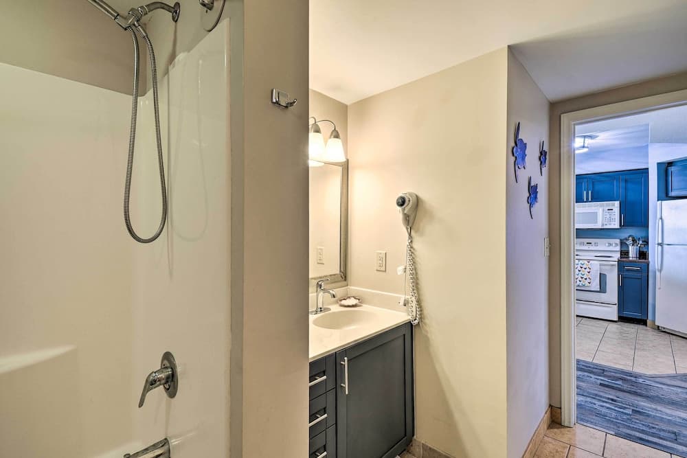 2 Mi to Ocean: Waterfront Resort Condo in Nmb!