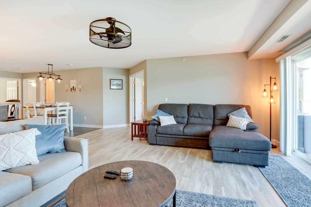 Lakefront Ozark Condo w/ Spacious Balcony!