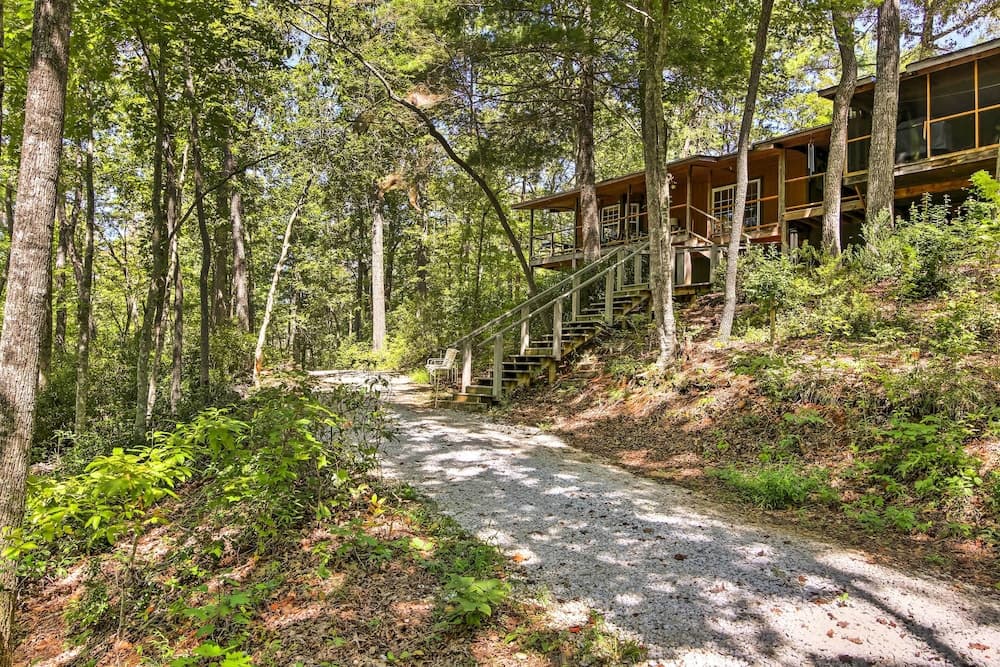 Mountain Rest Cottage w/ Gas Fireplace!