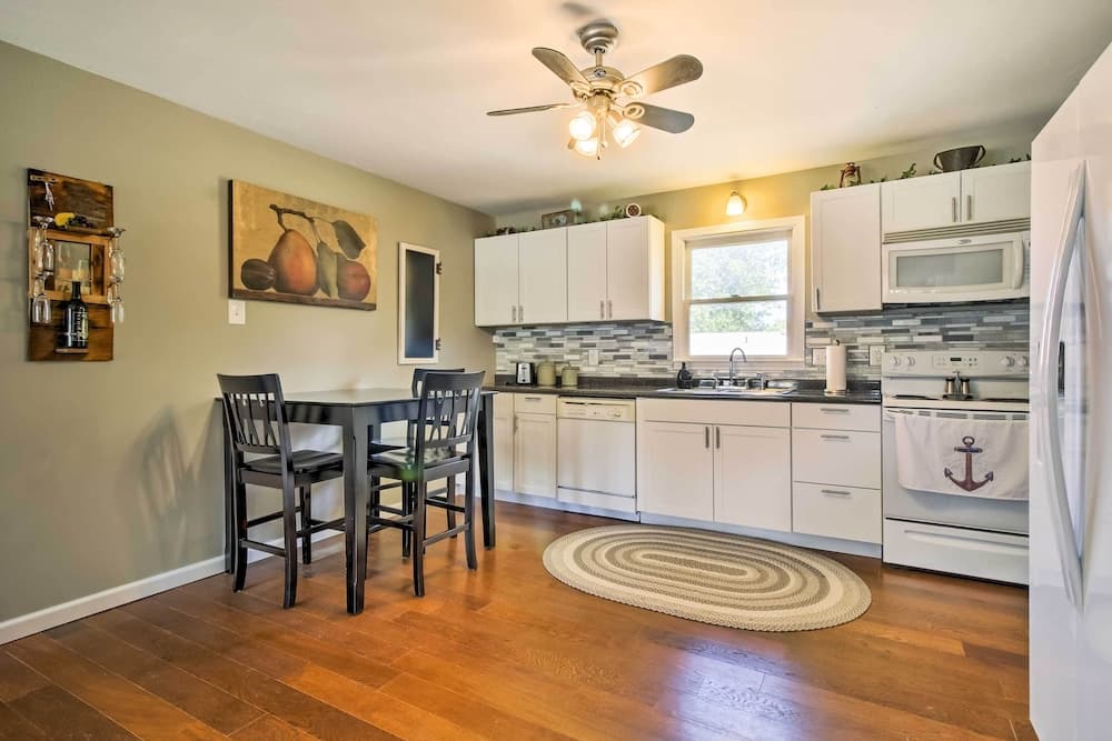 Modern Abode w/ Patio ~ 1 Mi to Stockton Lake!