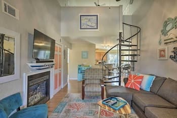 Myrtle Beach Area Condo - Beachside Fun & Golfing!