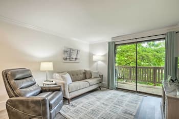 New! Keowee Key Condo w/ Lake & Amenities Access!