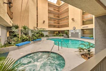 Ocean Walk Condo in Coligny Beach w/ Balcony!