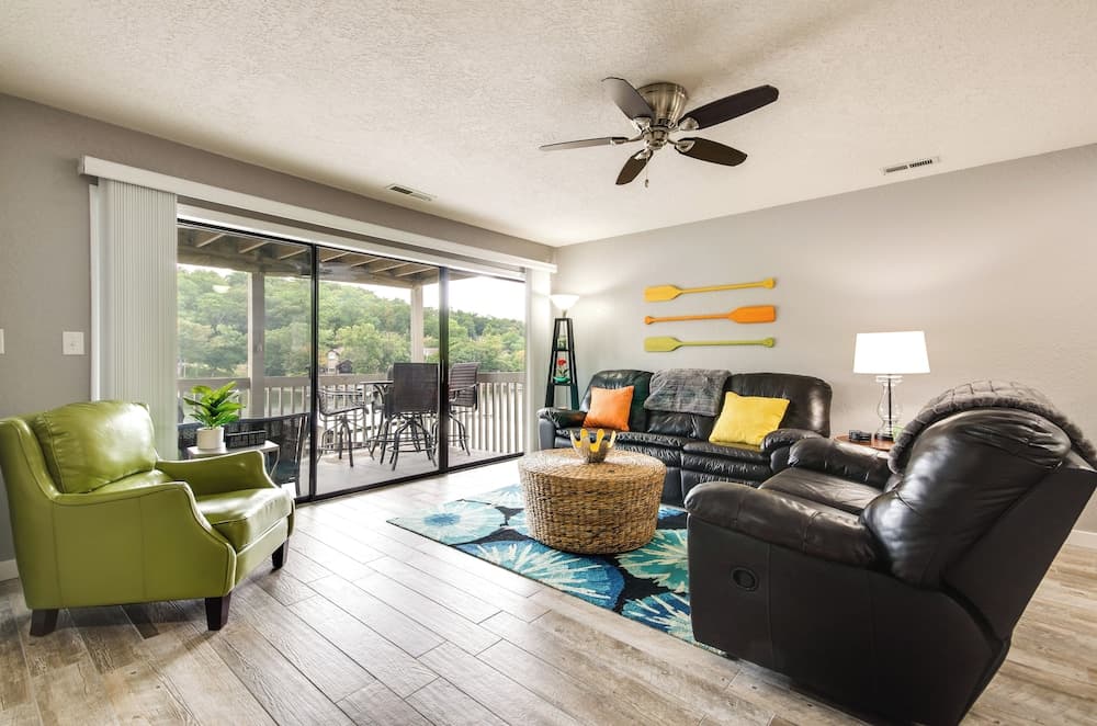 Osage Beach Condo: Community Pool & Boat Dock