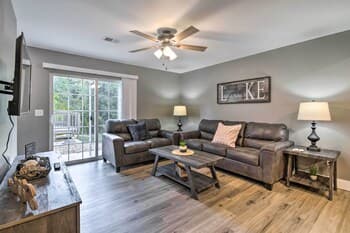 Pet-friendly Abode, Walk to Table Rock Lake!