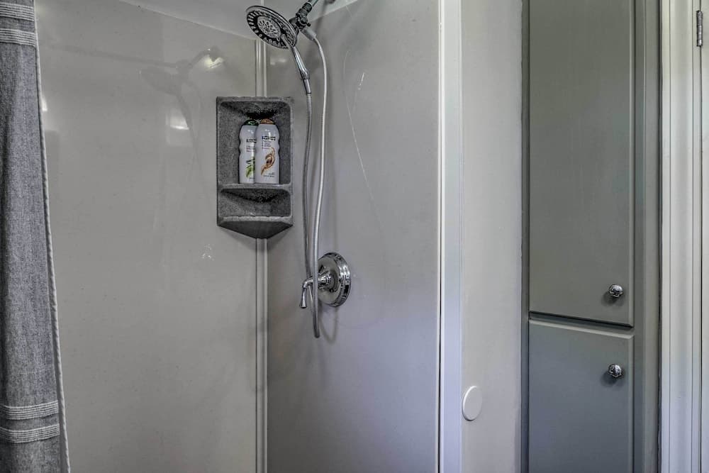 Quiet Country Home in Ava With Chic Interior!