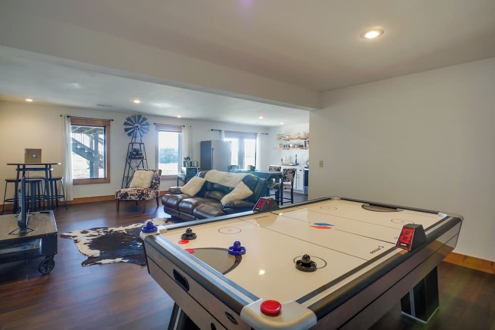 Rustic Missouri Vacation Rental w/ Hill Views!