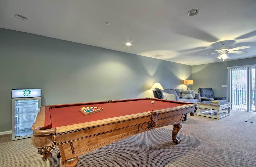 Spacious Lakefront Condo w/ Views in Camdenton!