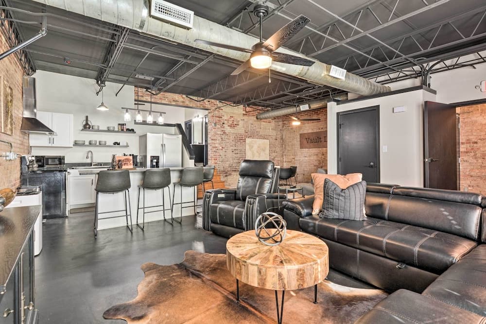 Sleek, Modern Loft in Downtown Springfield!