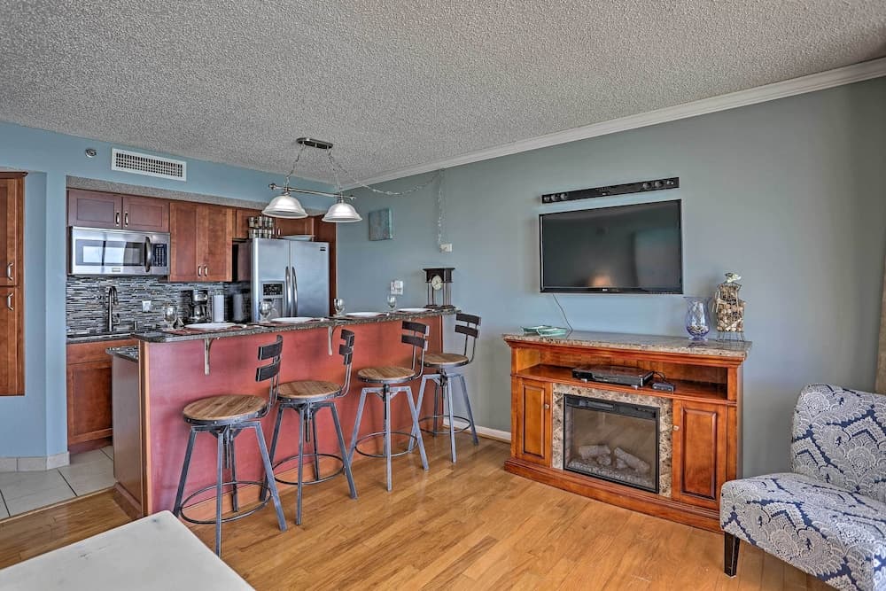 Community Pool Access: Condo in Myrtle Beach