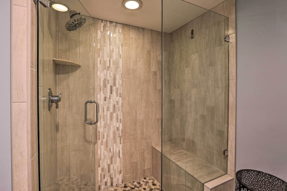 Lagoon & Fountain Views: Villa in Palmetto Dunes