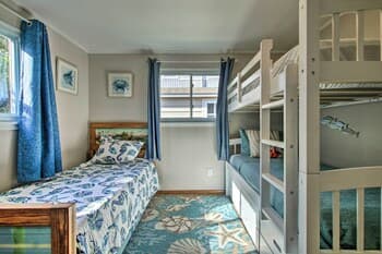 Bright Coastal Cottage: 600 Feet to Private Beach!