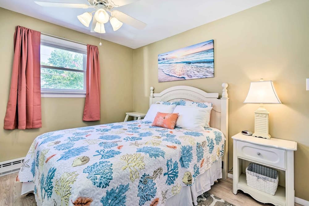 Cape May Quad Unit w/ Deck ~ Half-mi to the Beach!