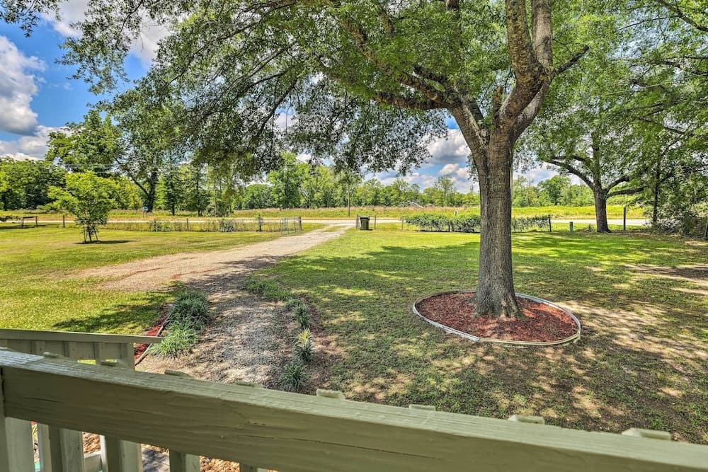 Charming Countryside Home w/ Covered Porch!