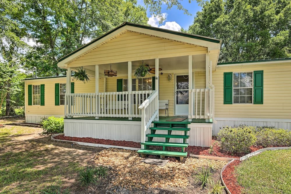 Charming Countryside Home w/ Covered Porch!