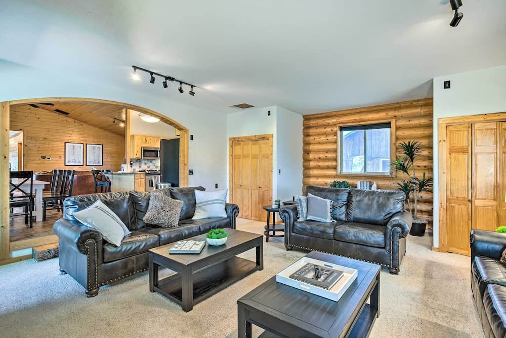 Clifton Retreat w/ Breathtaking Mt Backdrop!