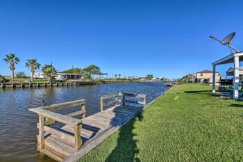 Coastal Canalfront Cabin ~ 1 Mile to Beach!