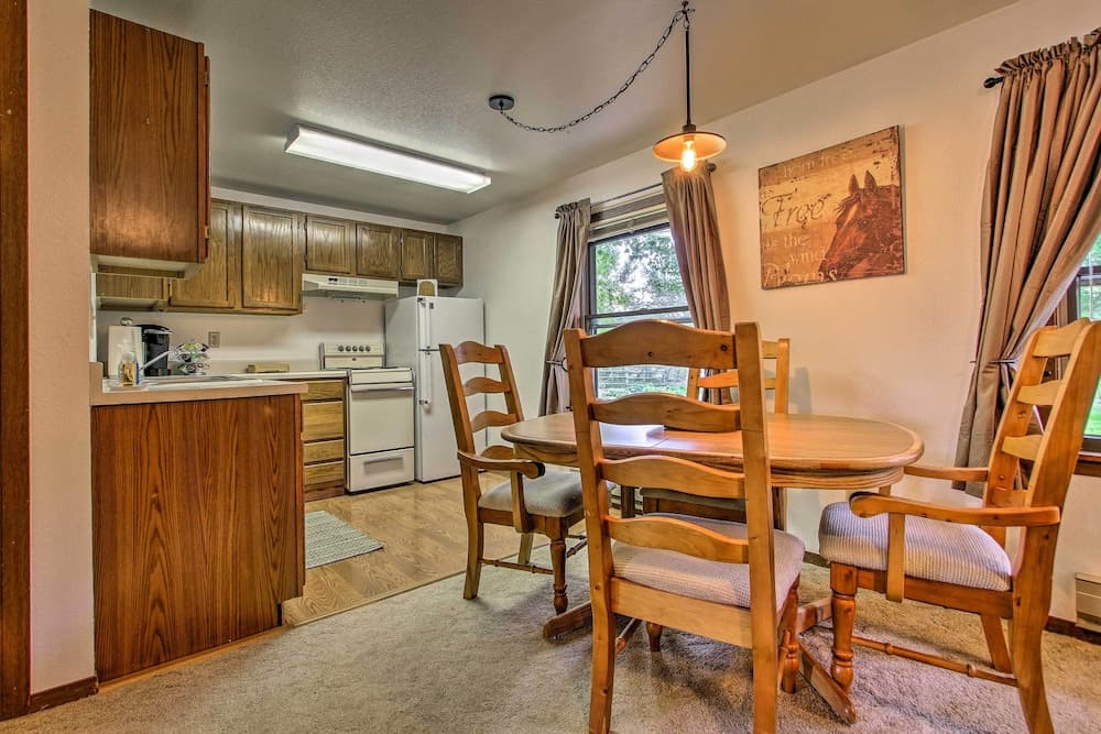 Cozy Angler's Apt - Steps to Trout Fishing River!