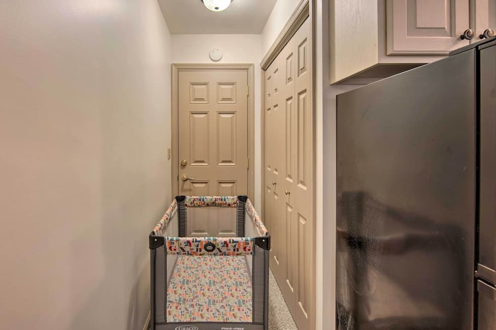 Cozy 'garden Room' in Welsh Mountain Suites!