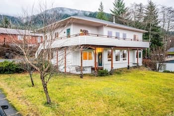 Ketchikan Home: Bay Views, 1/2 Mi to Hiking Trails