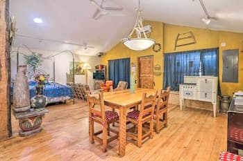 Idyllic Española Casita w/ Charcoal Grill