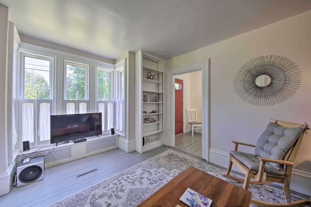 Historic Waldoboro House Near Lakes, Boating, Etc!