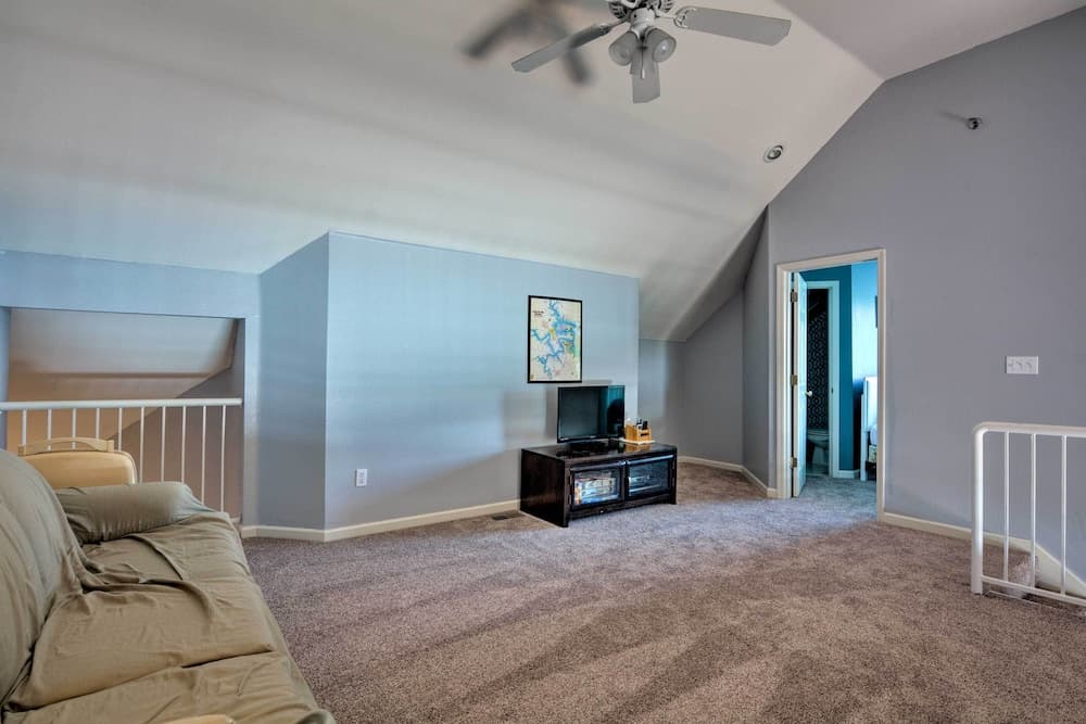 Deck, Pool & Views: Lake of the Ozarks Condo