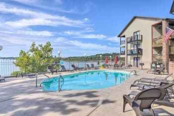 Lakefront Condo With Pool, 15 Miles to Branson!