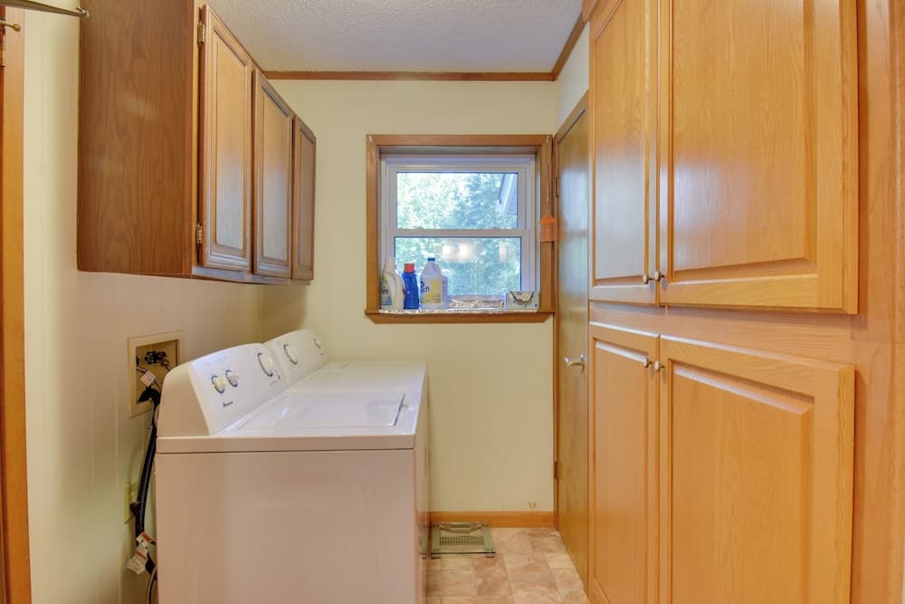 Deck, Dock & Resort Amenities: Home in Hot Springs