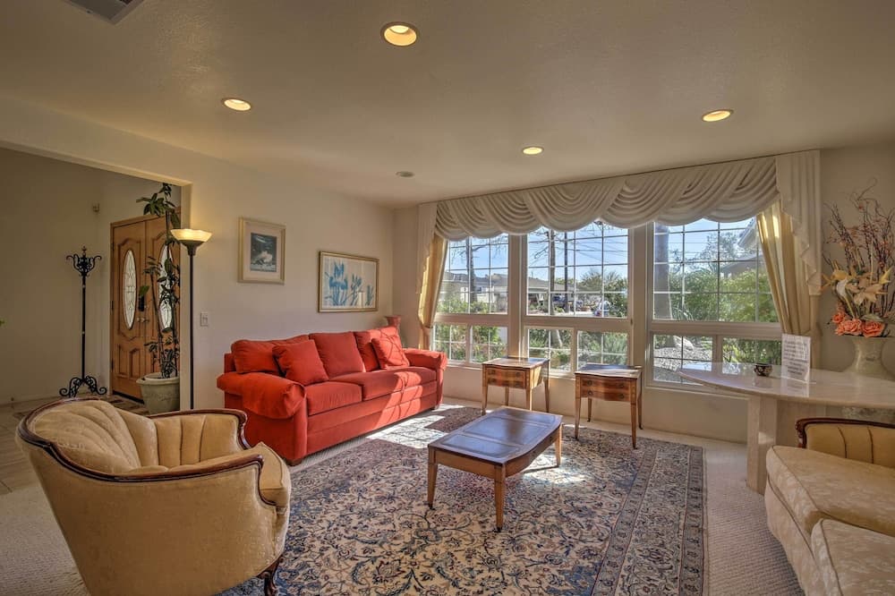 El Cajon Home w/ Pool, Grill Station & Decks