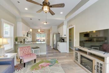 Lovely Vacation Home ~ 1 Mi to Ocean Isle Beach!