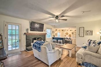 Mint Hill Home w/ Yard ~ 12 Mi to Charlotte