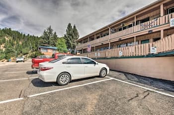 Main St Red River Ski Condo w/ Mountain View!