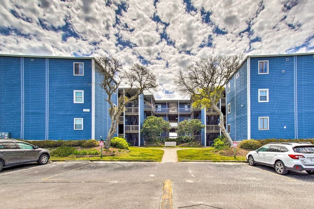 North Topsail Beach Condo w/ Balcony!