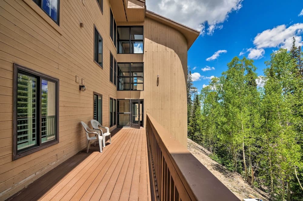 Rustic Ski-out Brian Head Condo w/ Comm. Pool