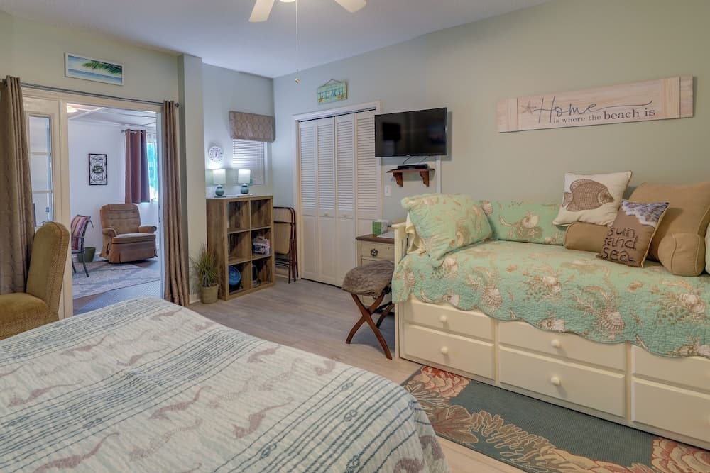 Sneads Ferry Vacation Rental Studio w/ Water Views