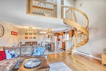 Ski Condo w/ Pool - Mins to Story Land & Attitash!