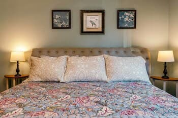 'the Birdhouse' w/ Balcony & Golf Course View!